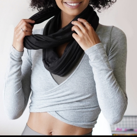 NEW Beyond Yoga Infinity Pocket Scarf - Picture 3 of 4